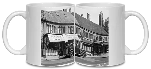 Shopping in Sherborne 1939 BB056809