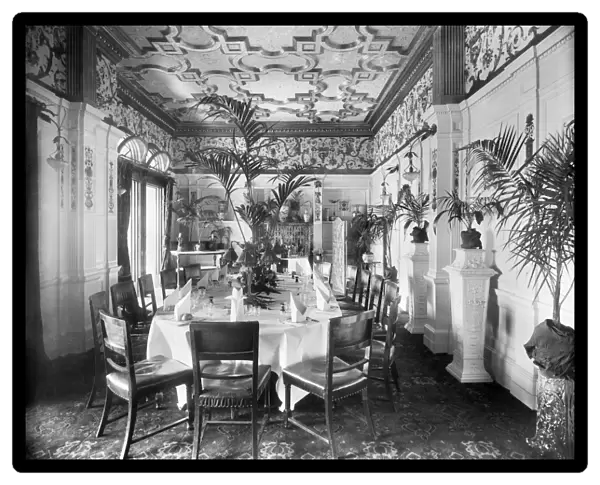 Dining at the Savoy BL12027