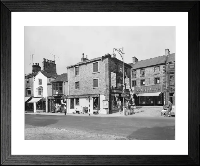 Framed Print : Skipton High Street Print, 1957 Framed Print : Skipton High Street Print, 1957