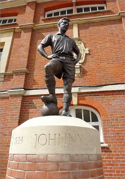 Johnny Haynes statue PLA01_03_1088