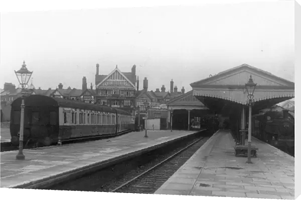 Henley-on-Thames Station, Oxfordshire, 1954