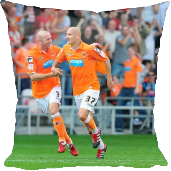 Jonjo Shelvey's Debut Goal: Blackpool 1-1 Bristol City (League Cup, 01 / 10 / 2011)