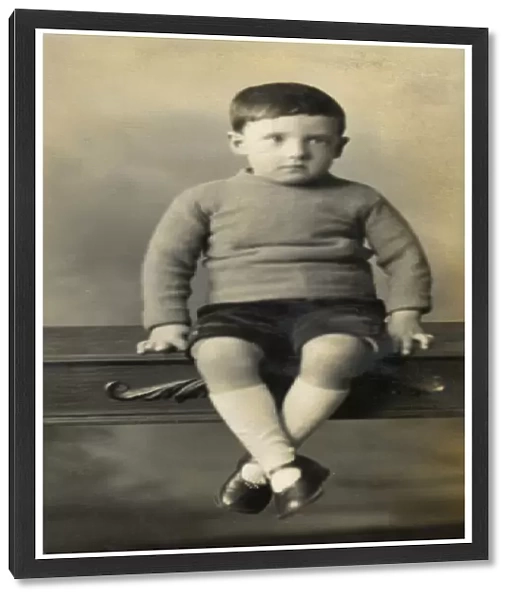 Portrait photo of a young boy