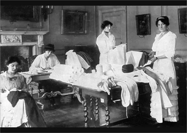 Viscountess Gladstone working for base hospitals, WW1