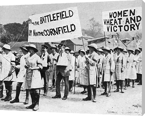 Womens Land Army rally in Lincoln, WW1