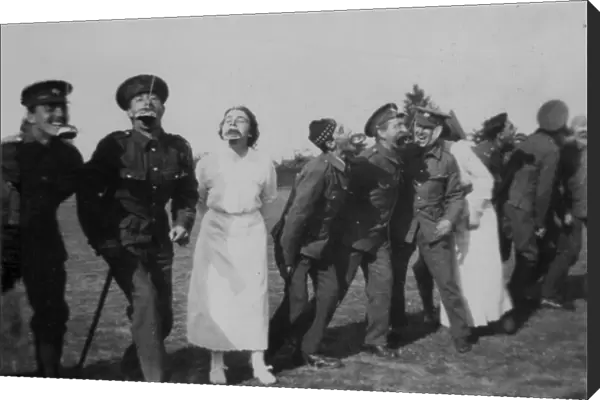 WW1 - Soldiers and nurses in Bun Race