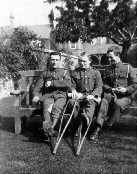 WW1 - Kempston Hospital - men with crutches