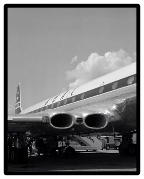 De Havilland Comet 4 G-APDA starboard engines BOAC LAP 1958