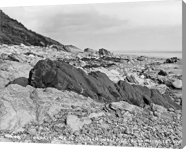 Basalt Dyke in Silurian Shales, Glasdrummond Co. Down