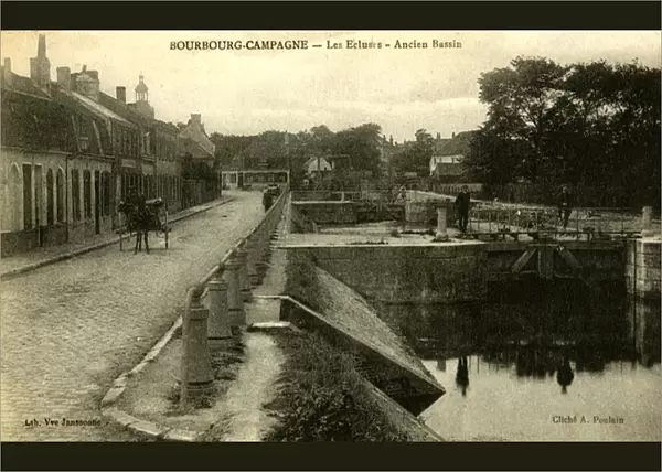 Bourbourg-Campagne, France - the lock at the old canal