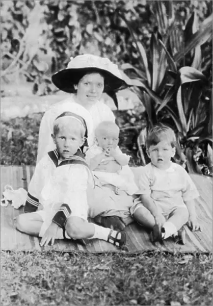 Dr N P Jewells wife and children, Seychelles, WW1