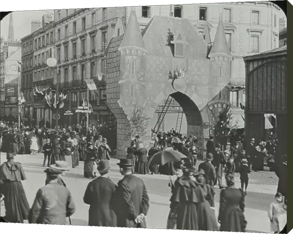 Rouen - black & white view of city street, with many pedestrians Date: circa 1890s