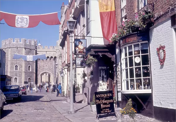 Nell Gwyns House Antiques Shop, Windsor - 1977