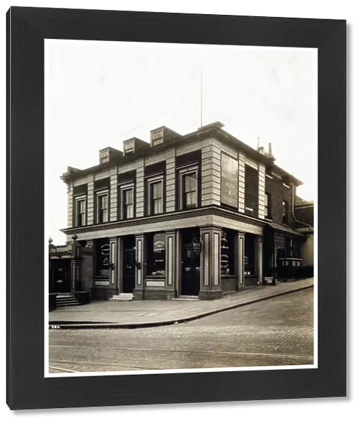 Photograph of Bridge House Tavern, Penge, London
