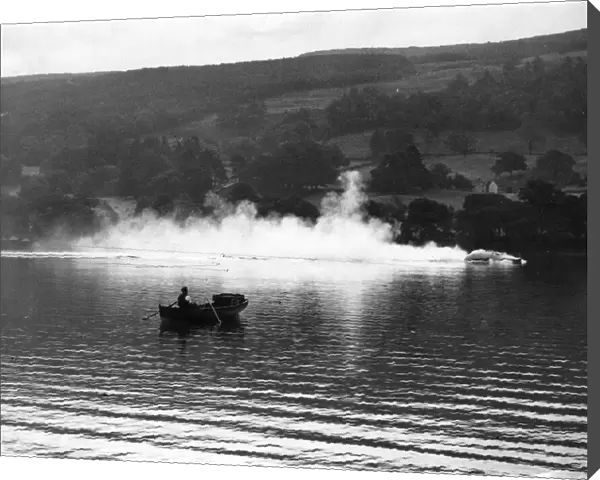 Malcolm Campbell making trial run on Coniston Water, 1947