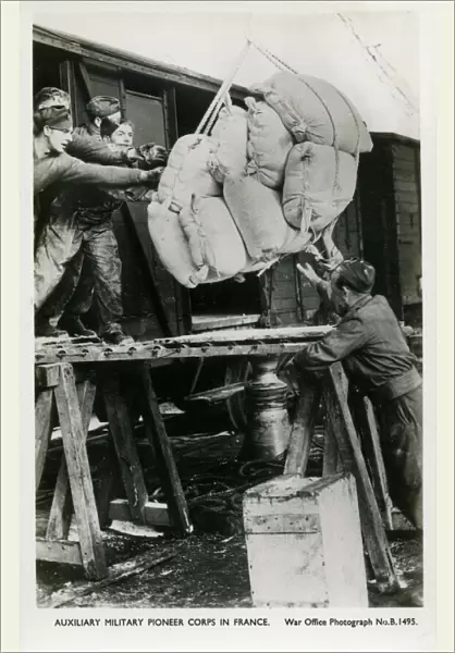 WW2 - Auxiliary Military Pioneer Corps in France - unloading