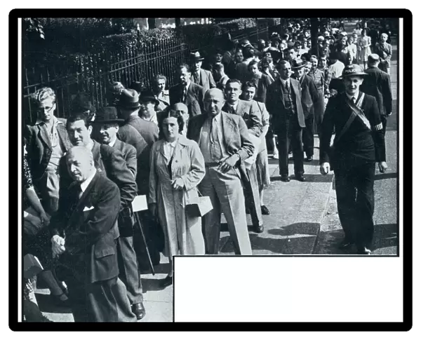 Enemy aliens queue to register in London, September 1939
