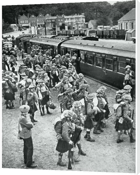 Scottish soldiers leaving for war in France, Sept 1939