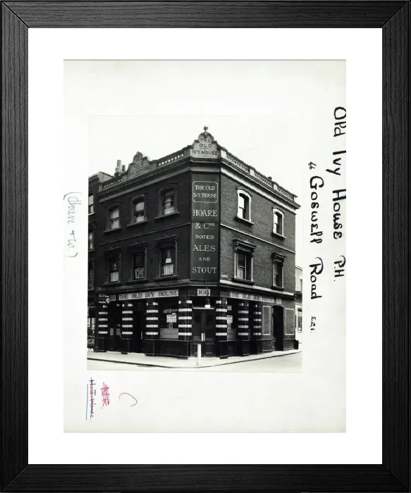 Framed Print : Photograph of Old Ivy House PH, Finsbury, London Print