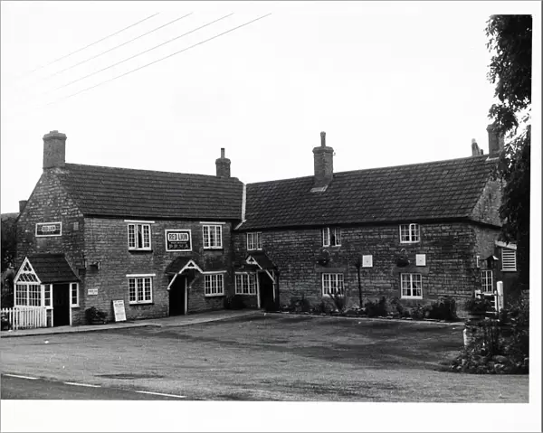 Photograph of Red Lion PH, West Pennard, Somerset
