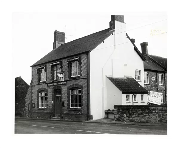 Photograph of White Horse Inn, Crewkerne, Somerset