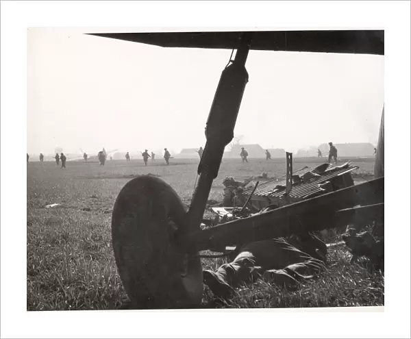 WW II - Britiash airborne troops east of River Rhine, Germa