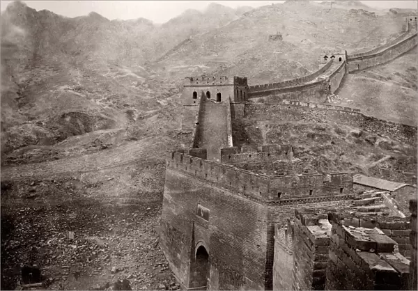 China c. 1880s - Great Wall of China top of the Nankow Pass