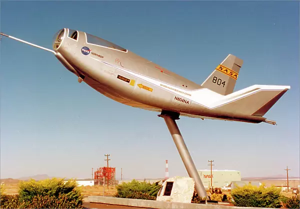 Northrop HL-10 NASA 804