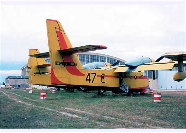 Canadair CL-215 F-ZBBW - 47