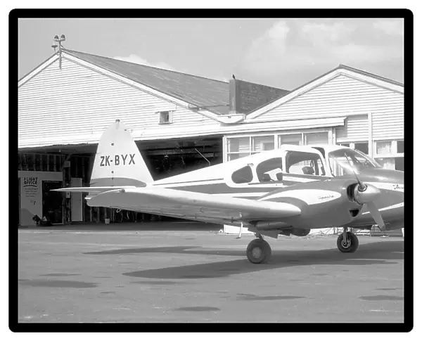 Piper PA-23 Apache ZK-BYX