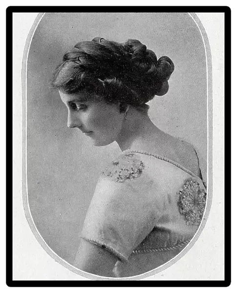 Olivia Eltone, actress, studio portrait. With description, Who plays Robinson Crusoe at the Gaiety, Dublin. A realistic number is 'Come with me to Lapland, ' which she sings seated in a sleigh amidst icebergs