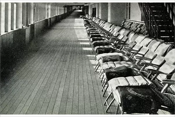 RMS Queen Mary, Enclosed Promenade Deck