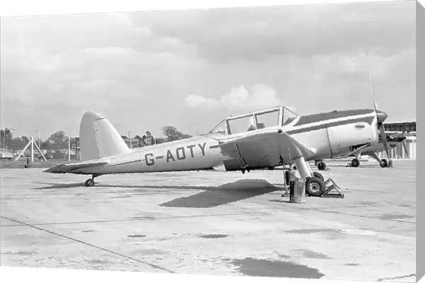 de Havilland DHC-1 Chipmunk 22 G-AOTY
