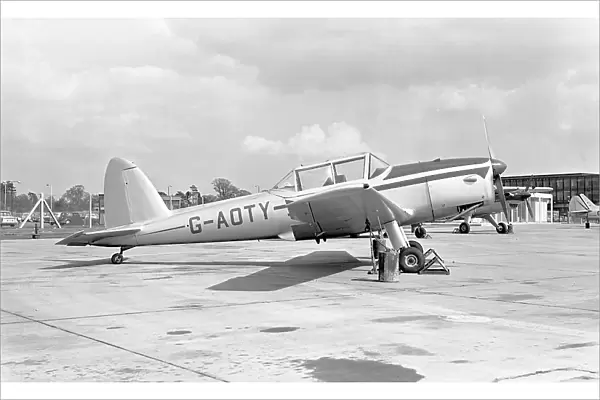 de Havilland DHC-1 Chipmunk 22 G-AOTY