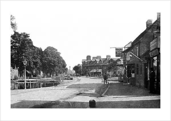 Harpenden High Street early 1900s