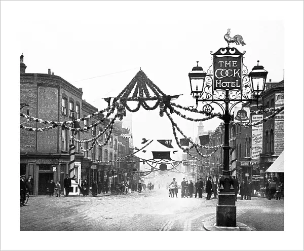 Sutton High Street Christmas 1910
