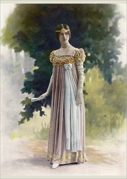 Cleo De Merode  /  1900