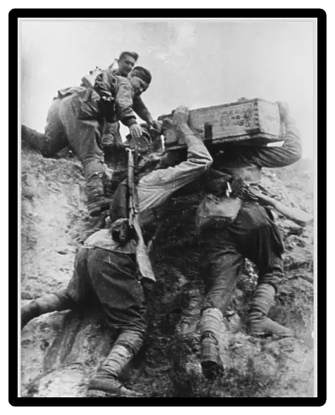 Soviets Carry Ammo