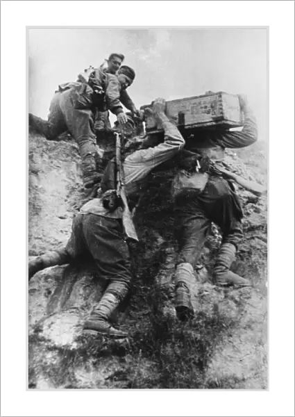 Soviets Carry Ammo