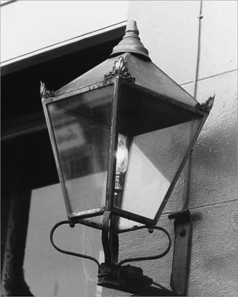 Electric Street Lamp