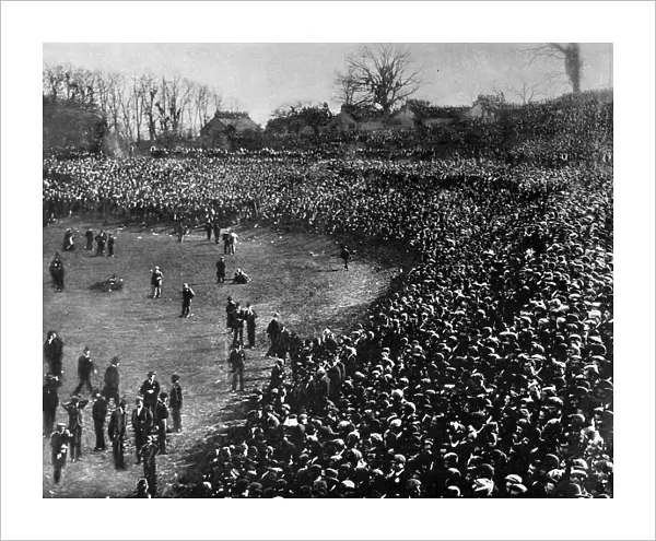 Spectators at Crystal Palace football ground for the 1901 F