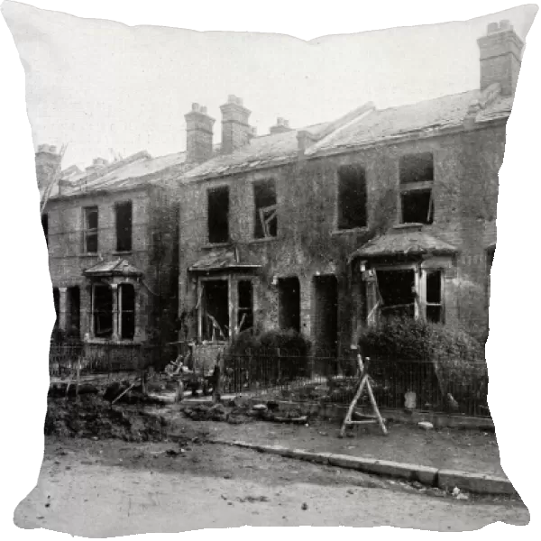 Bombed London house in 1915