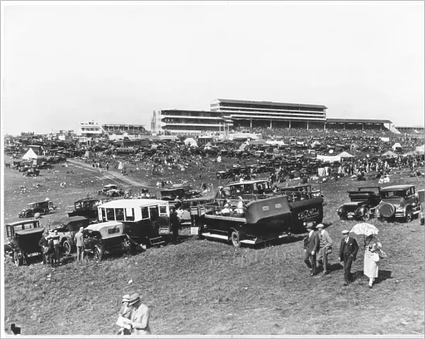 Derby Racegoers 1929