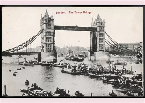 Tower Bridge  /  Opening 94