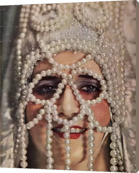 Portrait of Suzy Beryl in Coeurs En Folie at the Folies Berg