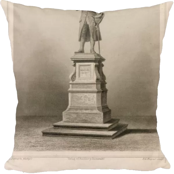 Immanuel Kant  /  Statue
