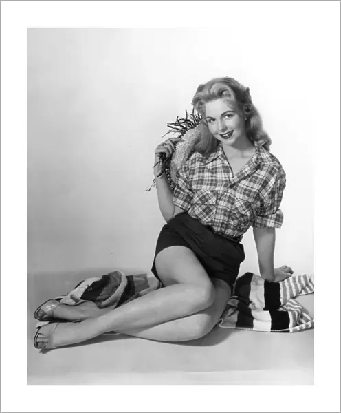 Pin-Up in Shorts 1950S