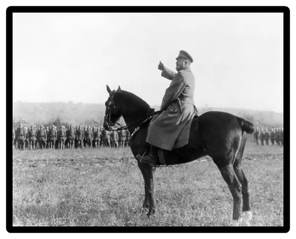 German General speaking to troops, Piave, Italy
