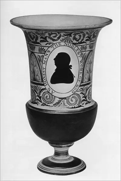 Worcester vase with silhouette portrait of King George III
