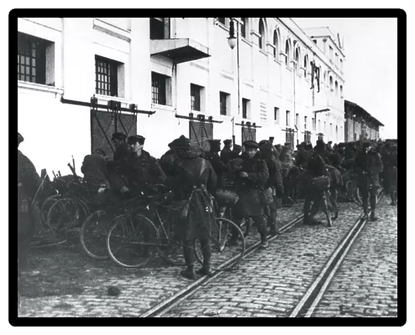 British cyclists company disembarking, Salonika, WW1